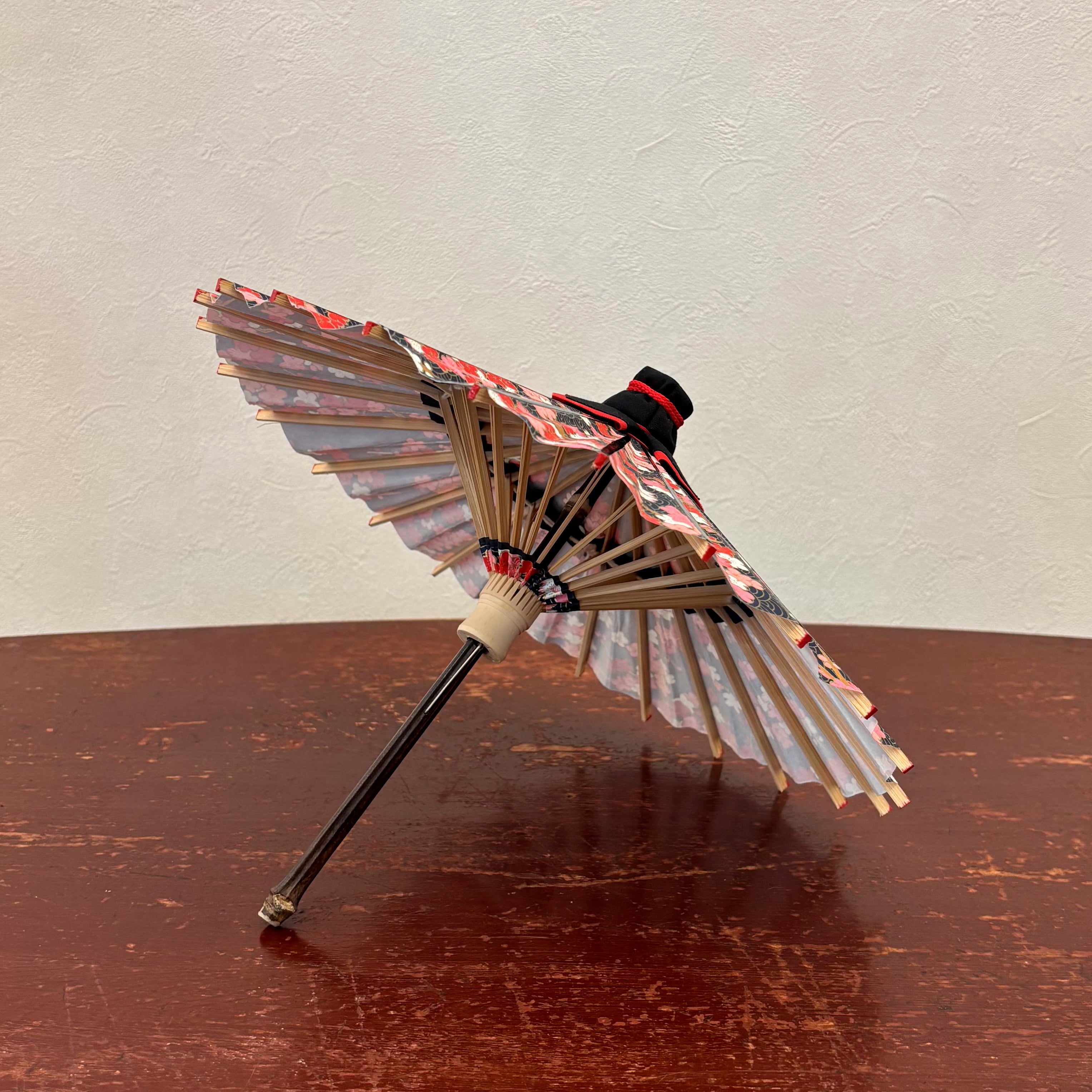 姫和傘 『紅梅に青海波』紺