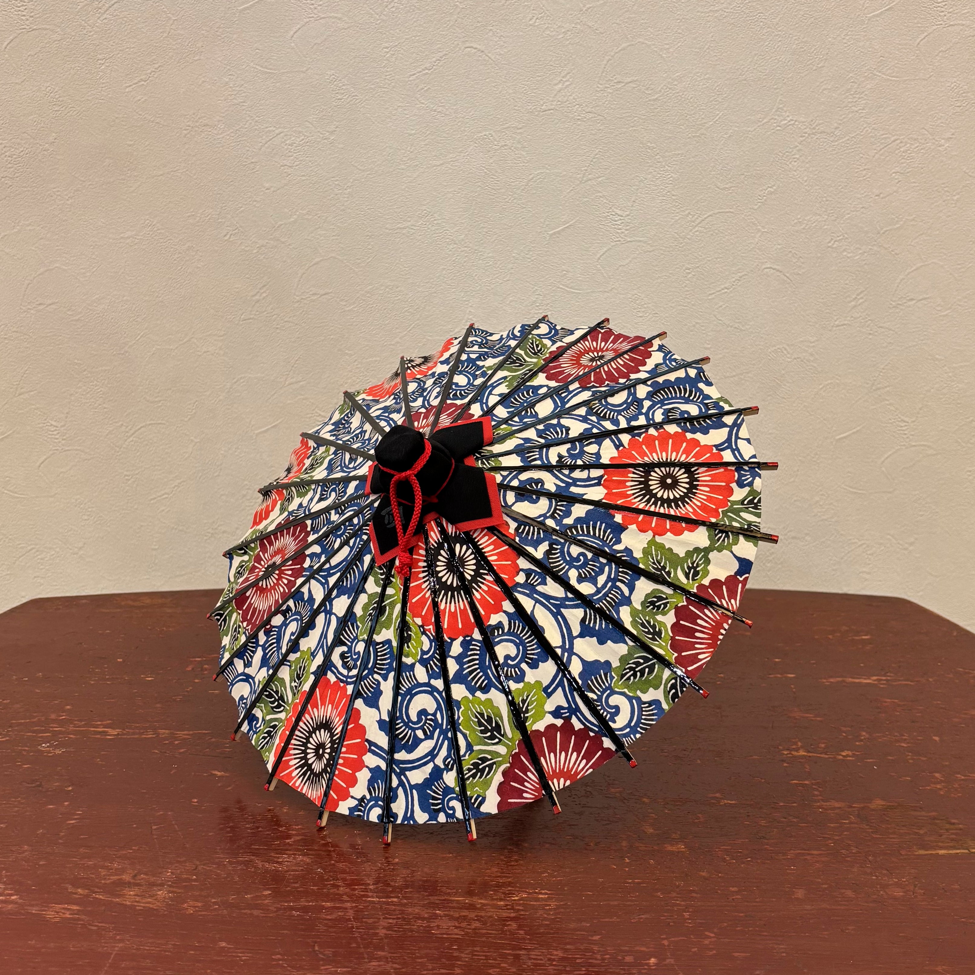 姫和傘 『菊に青唐草』