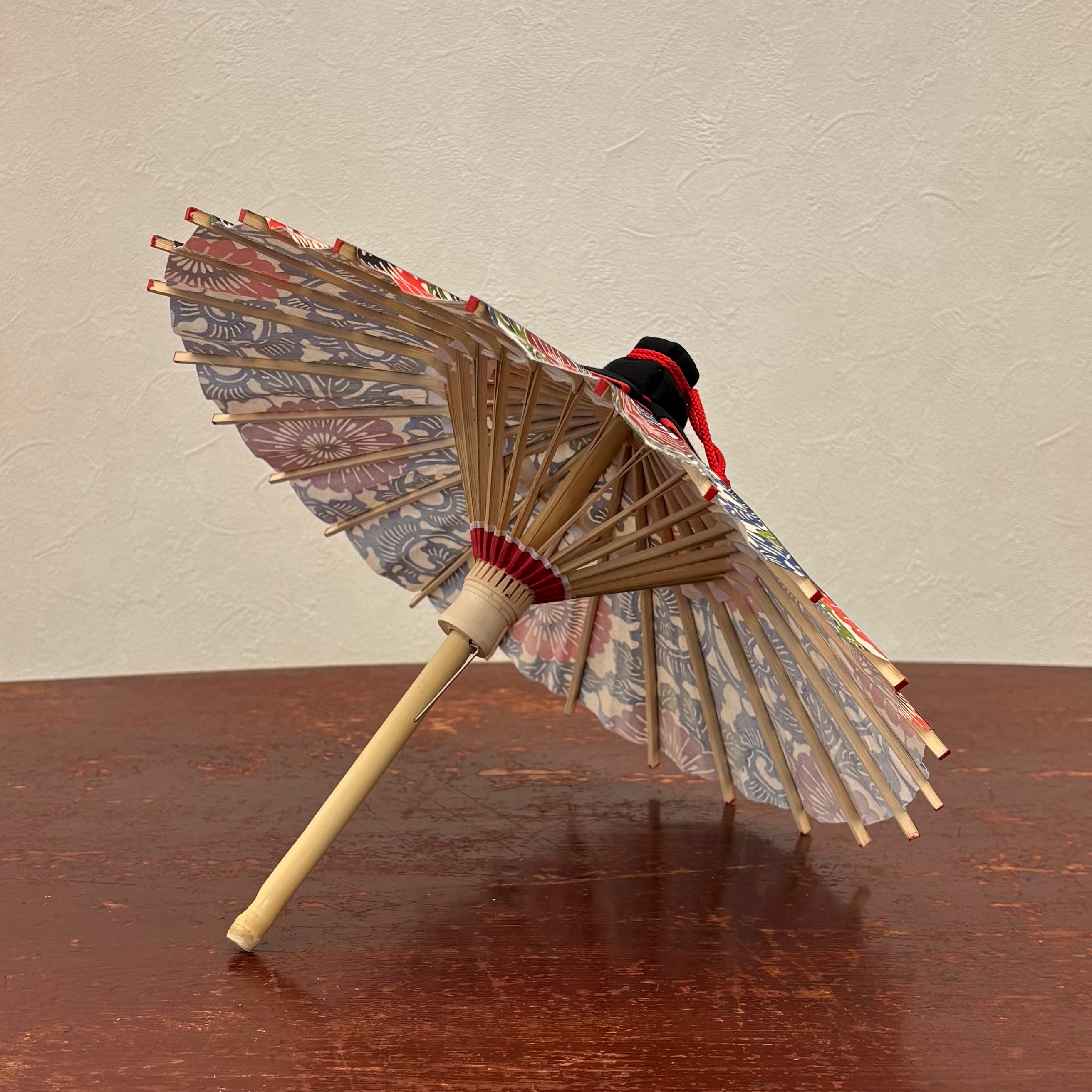 姫和傘 『菊に青唐草』