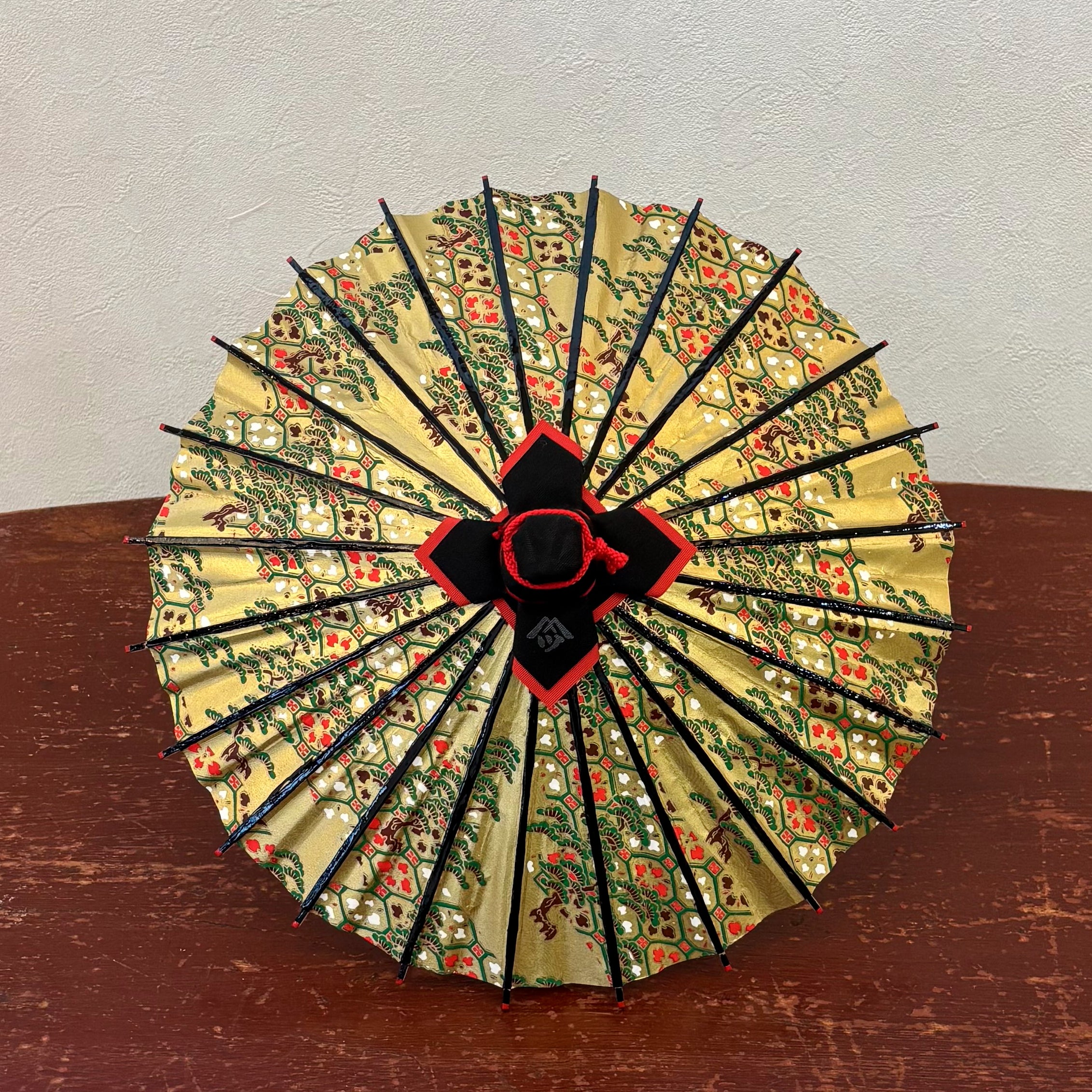 姫和傘 『金彩/六方に松』