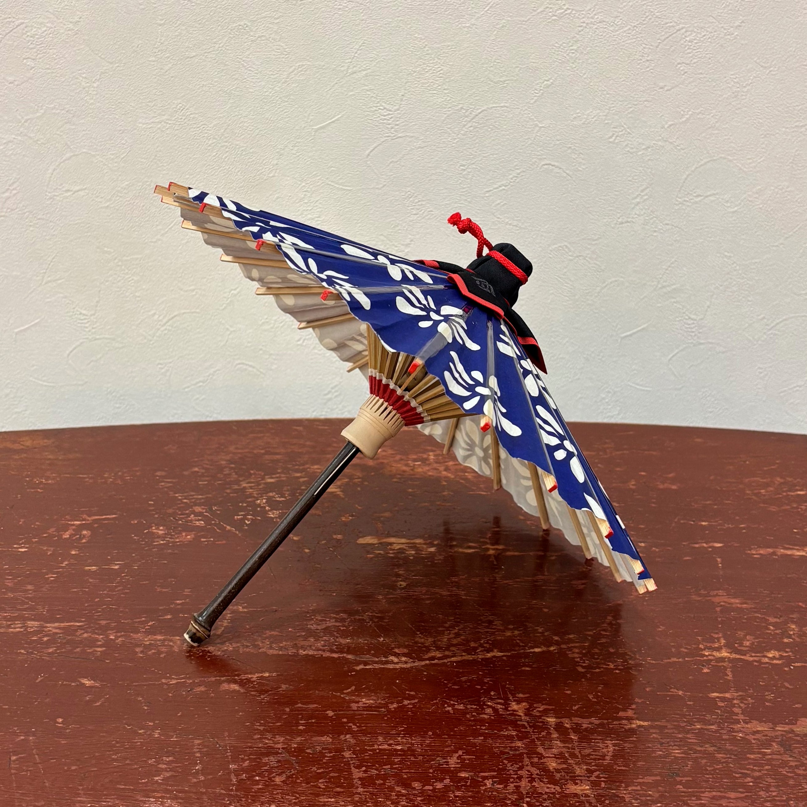 姫和傘 『藍に白しずく花』