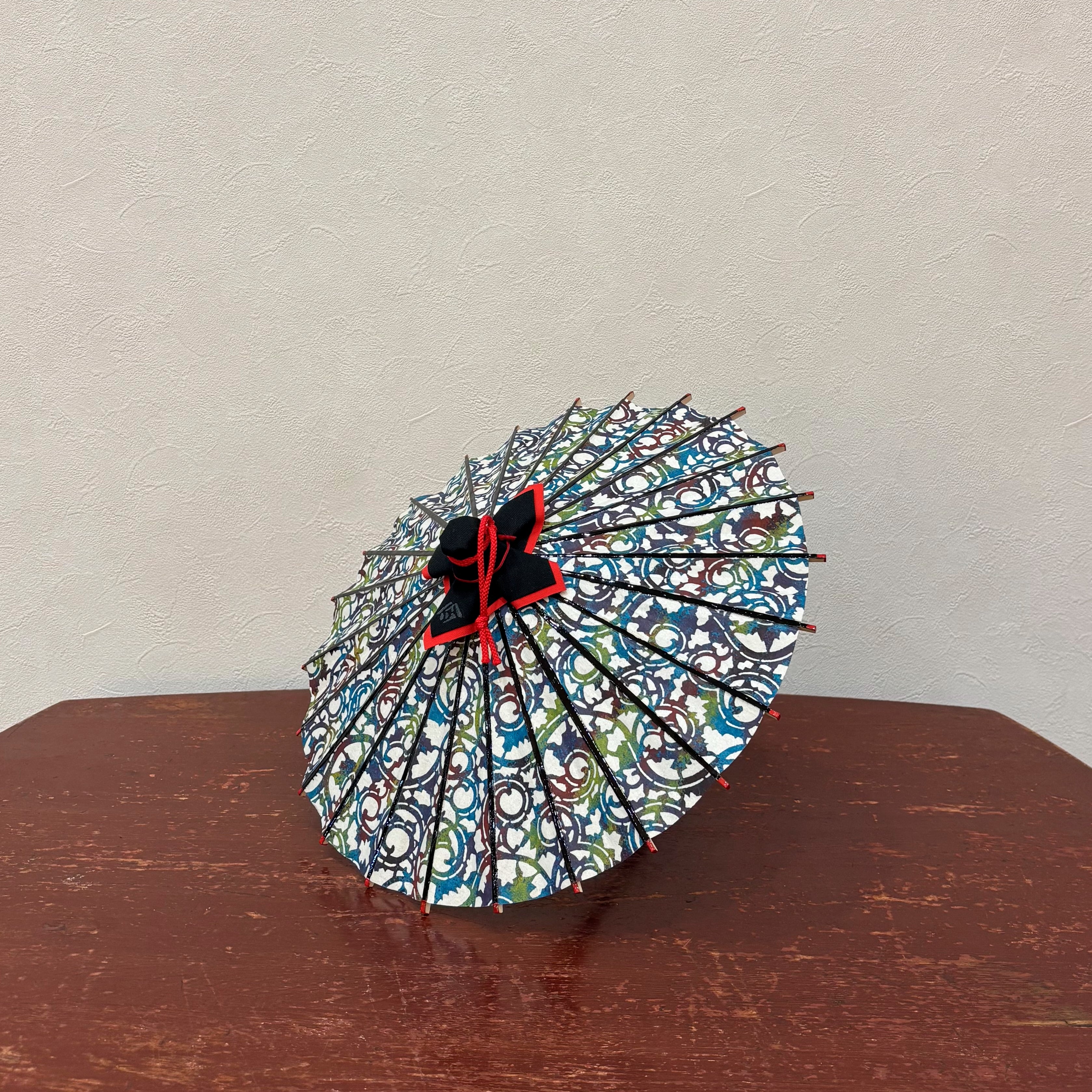 姫和傘 『ツタ唐草』