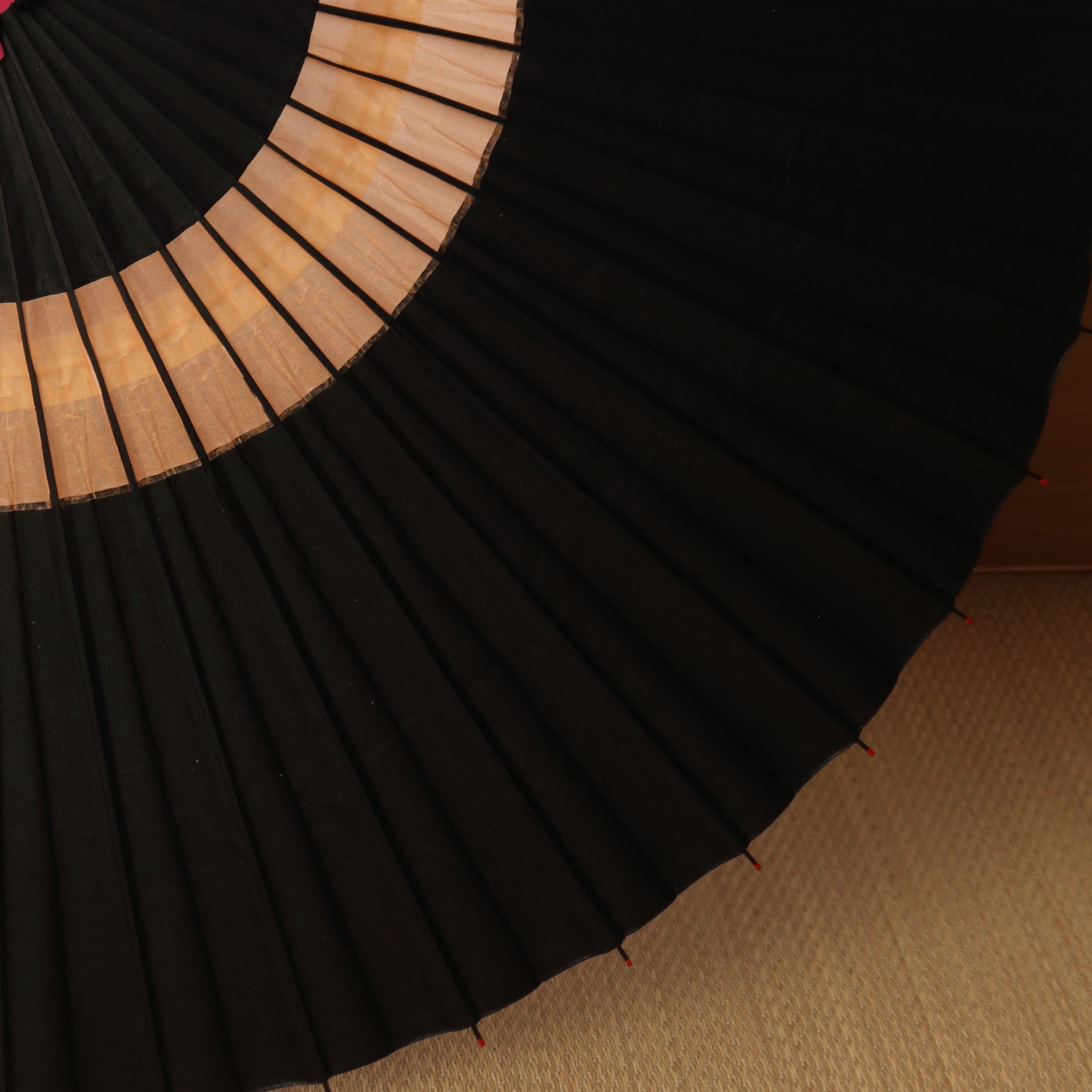 艶消し特選蛇の目柄 『漆黒に桃』