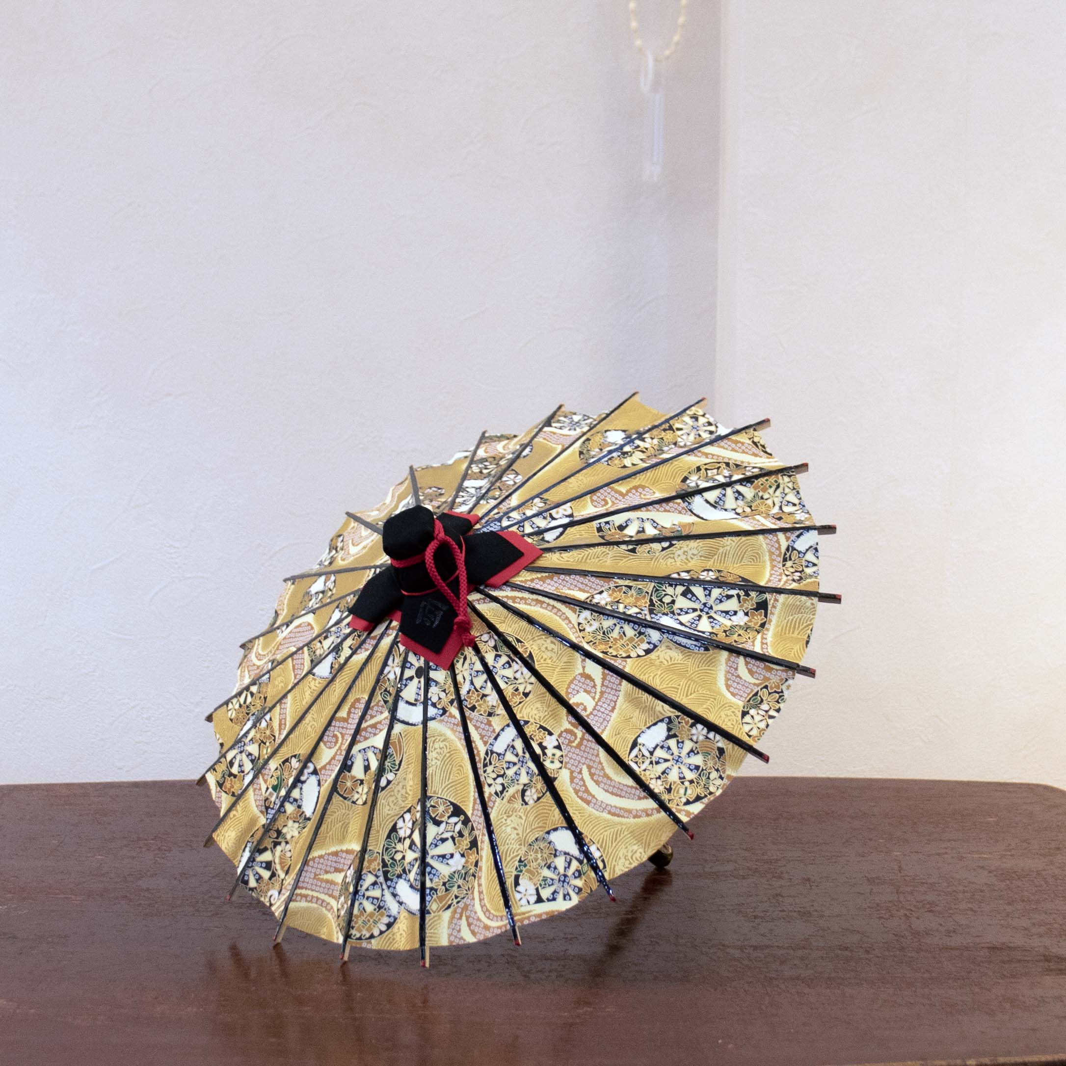 姫和傘 『金彩御所車』