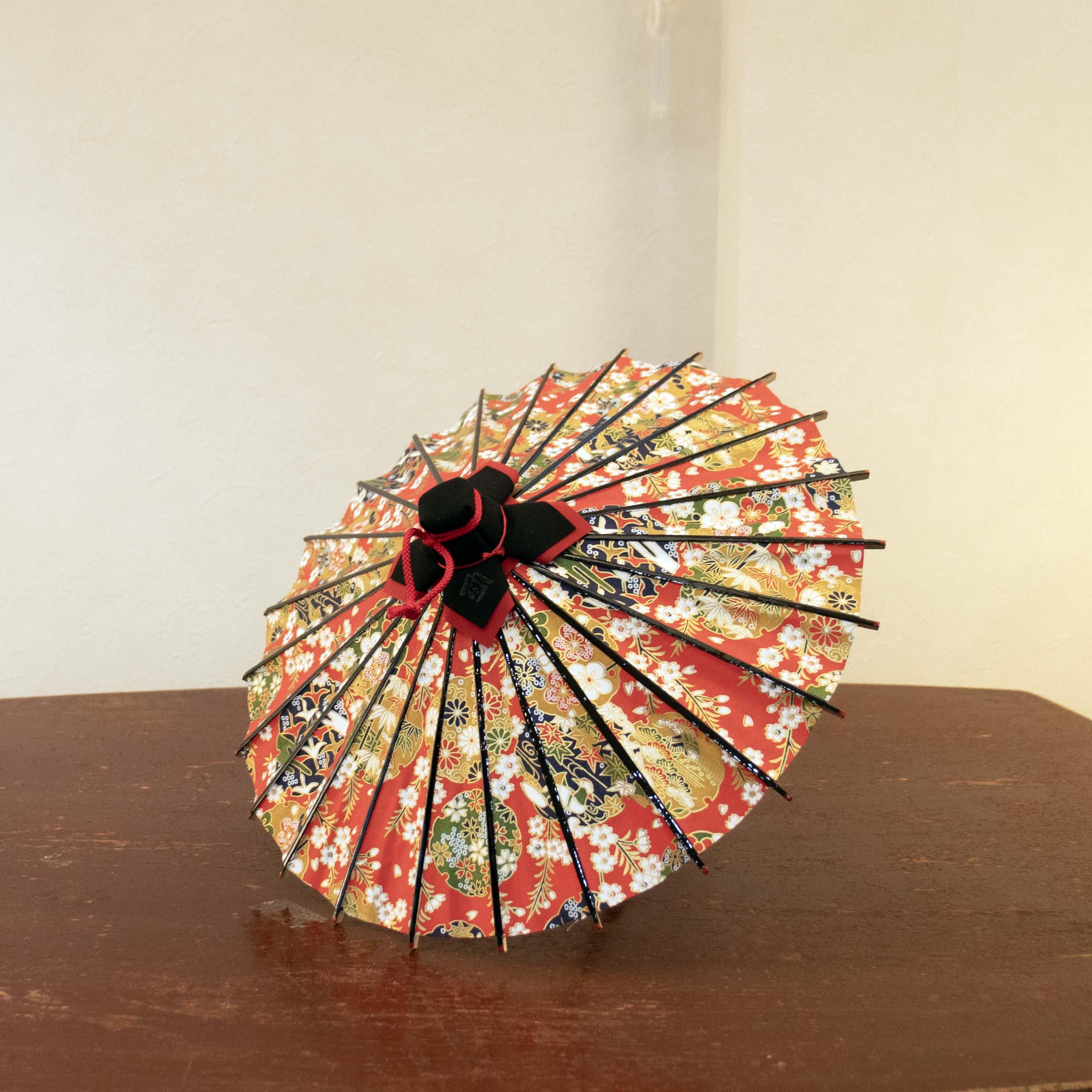 姫和傘 『雪輪に四季の花』 黒漆