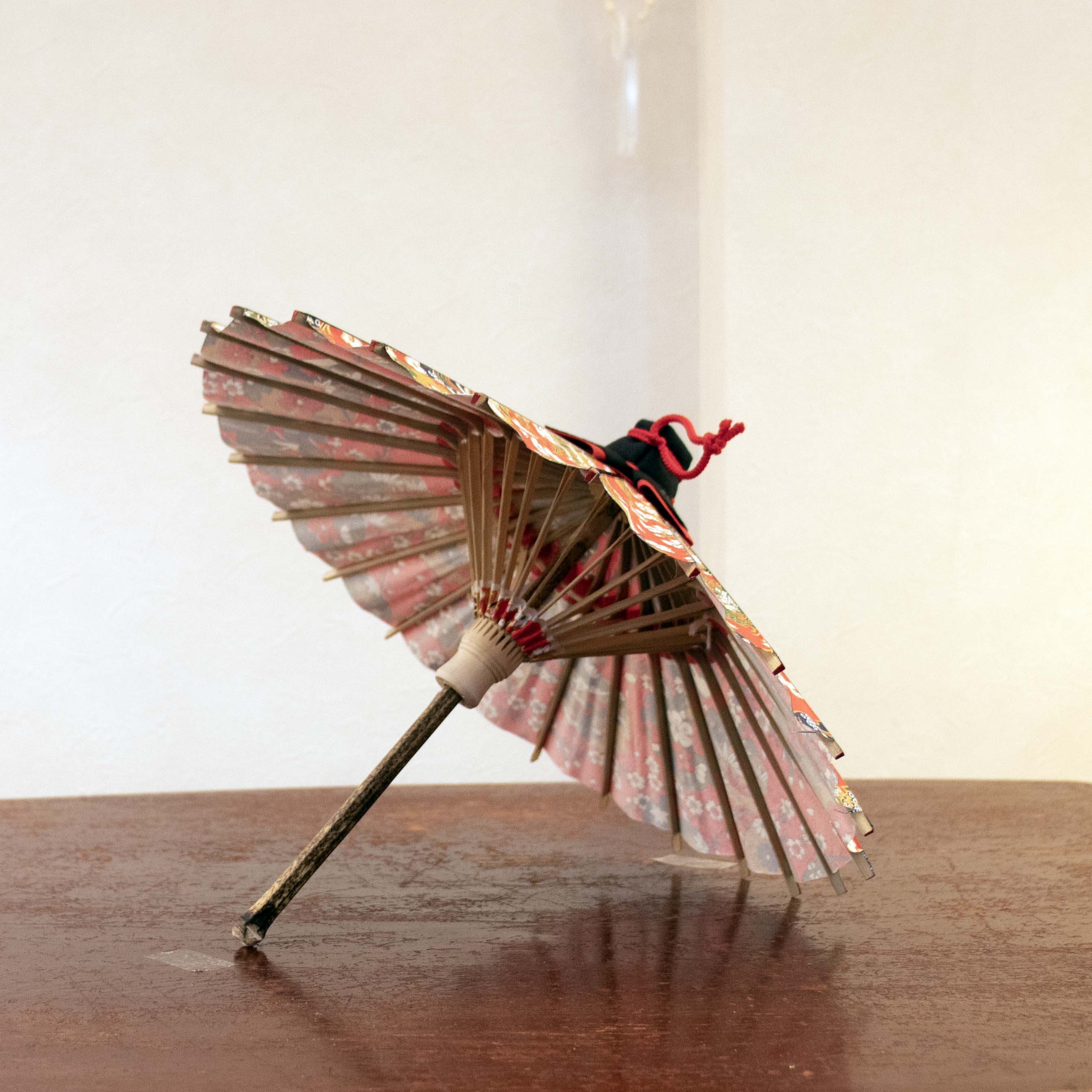 姫和傘 『雪輪に四季の花』 黒漆