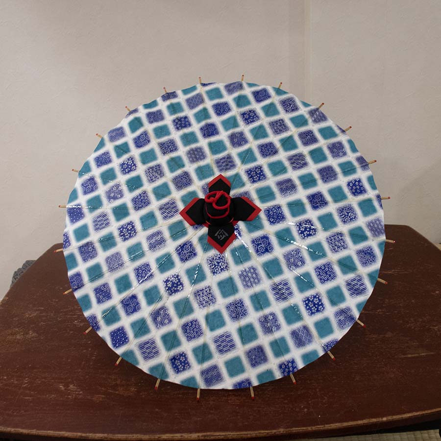 姫和傘 大寸『市松花文様 青』