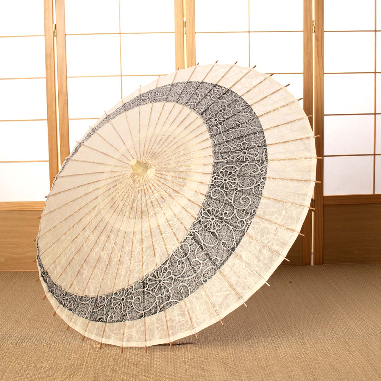 落水重ね  『三日月奴』菊唐草 墨紗