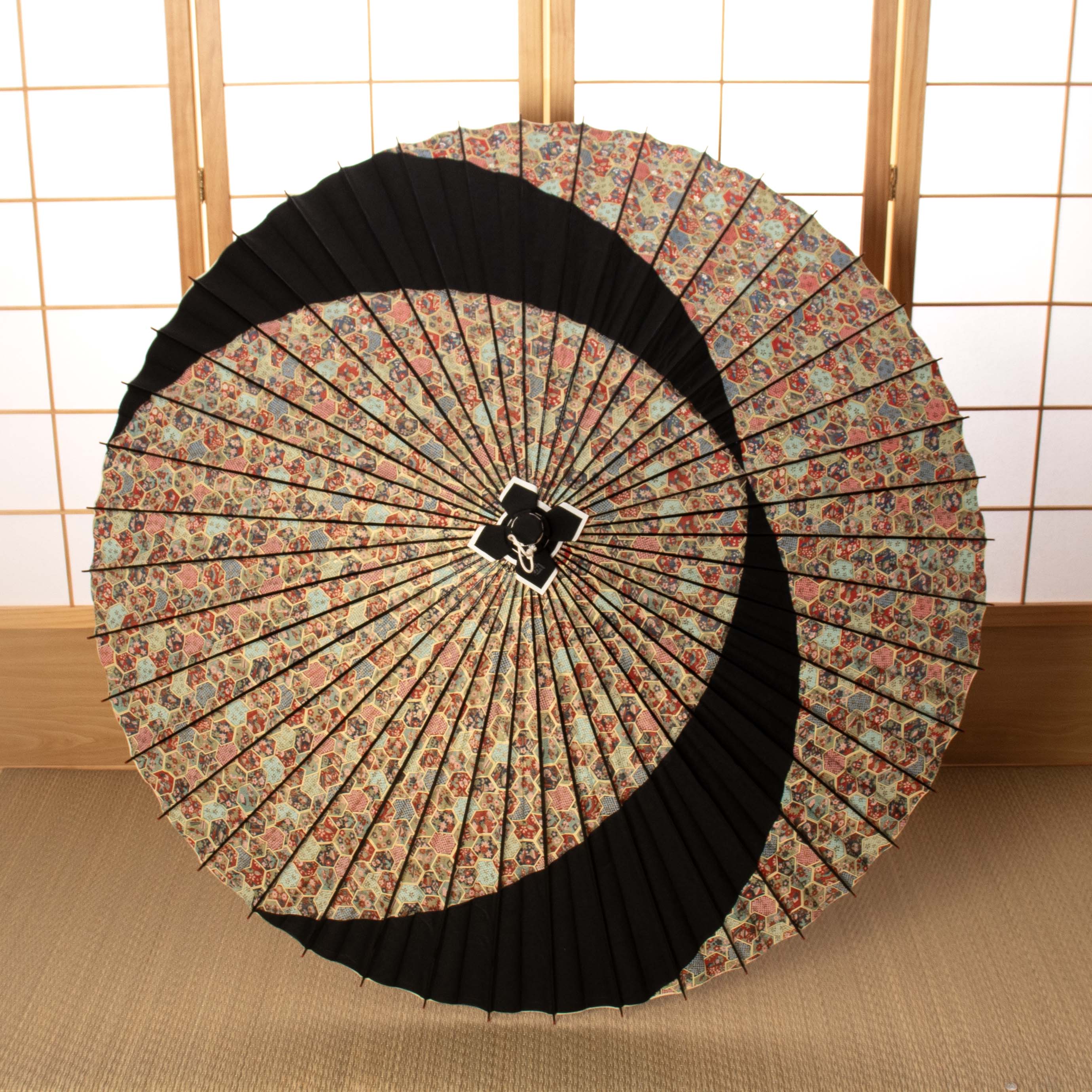 和かさね 『亀甲花紋に漆黒』