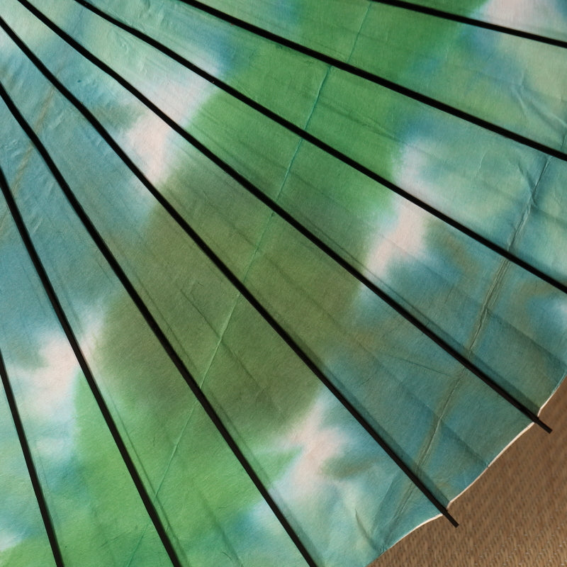 Black bamboo Japanese parasol "Edge" tie-dyed green