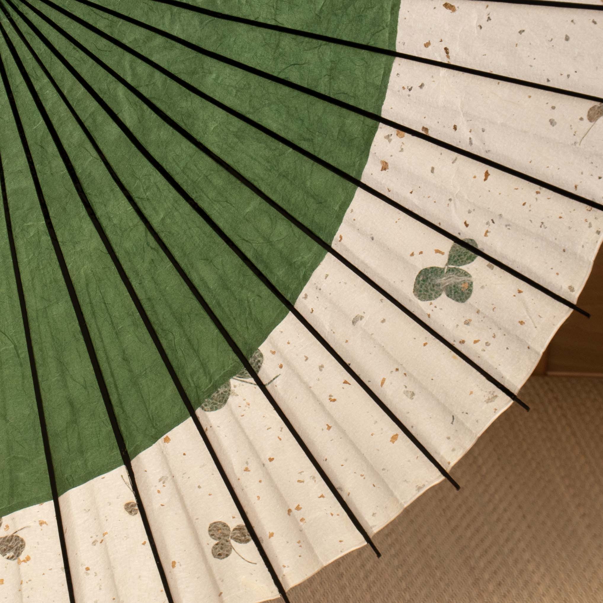 黒竹和日傘 特選月奴『新緑にクローバー』