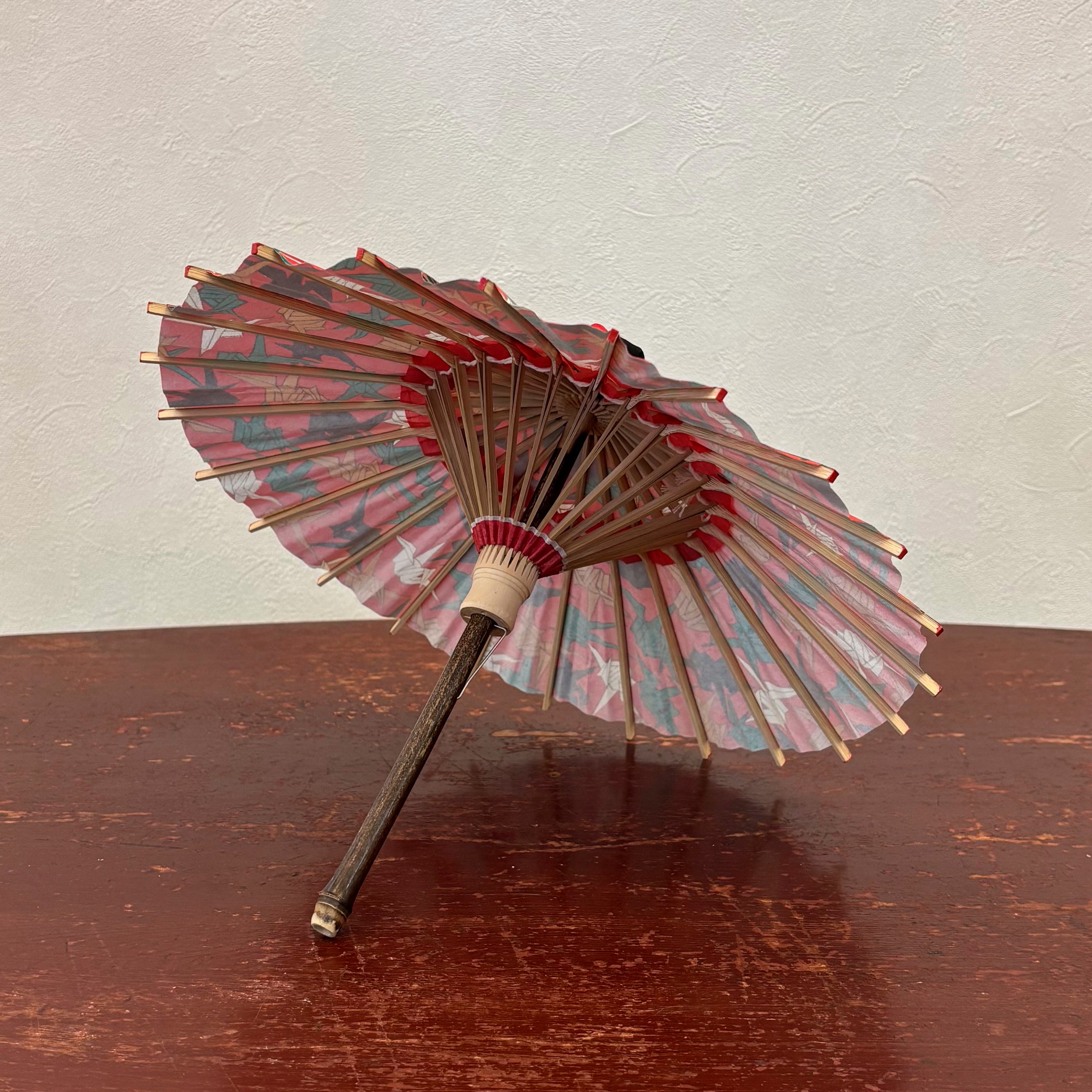 姫和傘 『紅地に金彩折鶴』