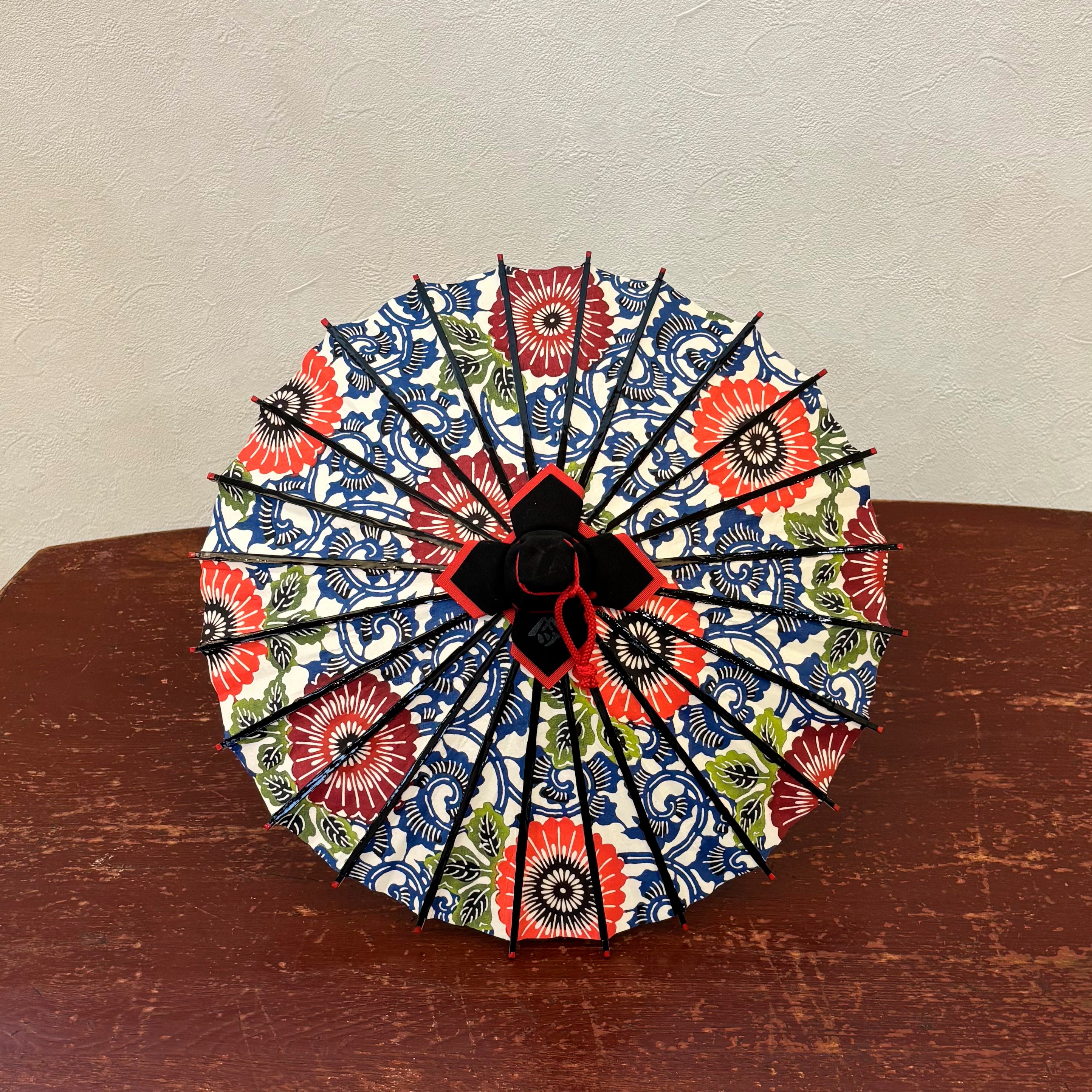 姫和傘 『菊に青唐草』