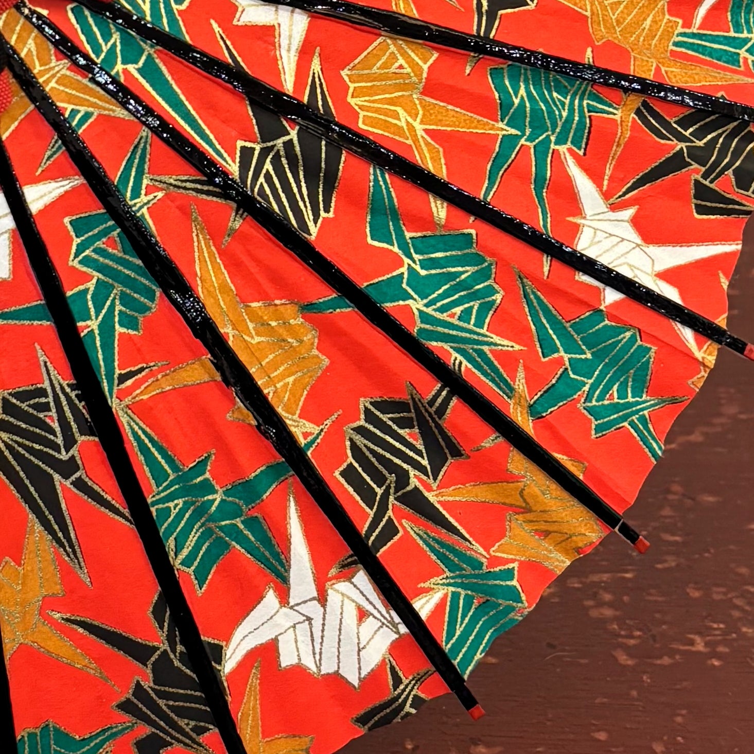 姫和傘 『紅地に金彩折鶴』