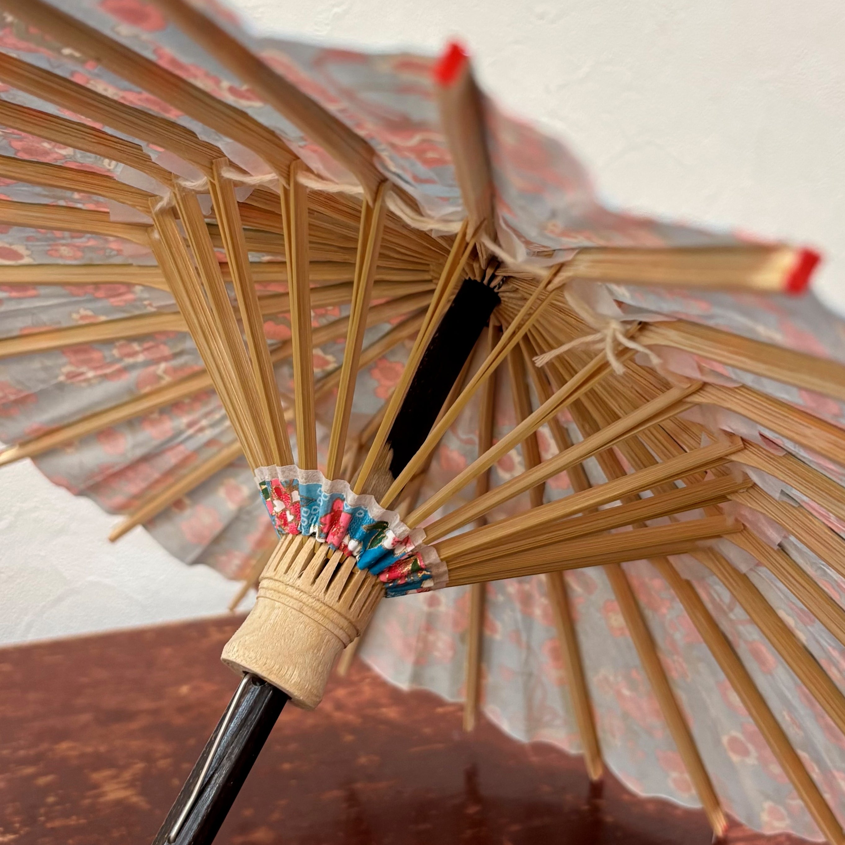 姫和傘 『水面に花手鞠』