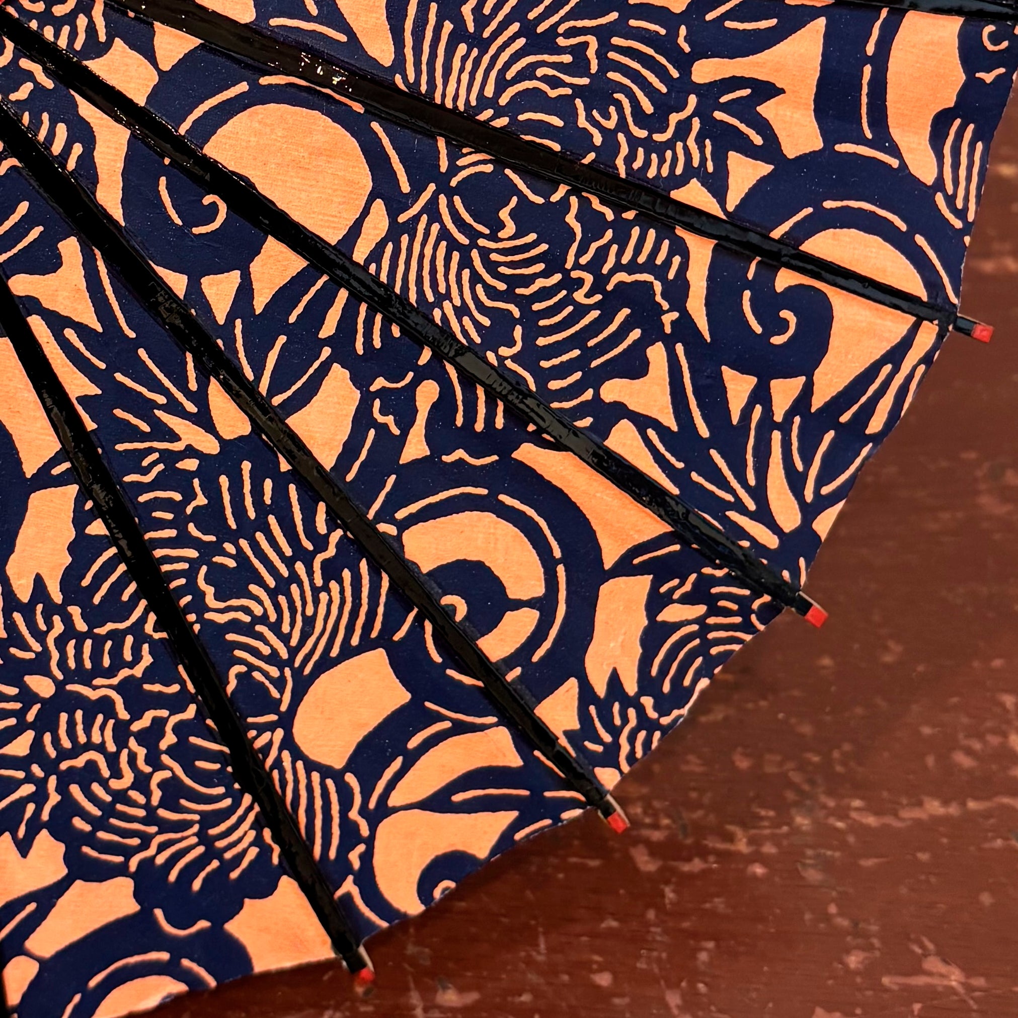 姫和傘 『牡丹唐草』エンジ