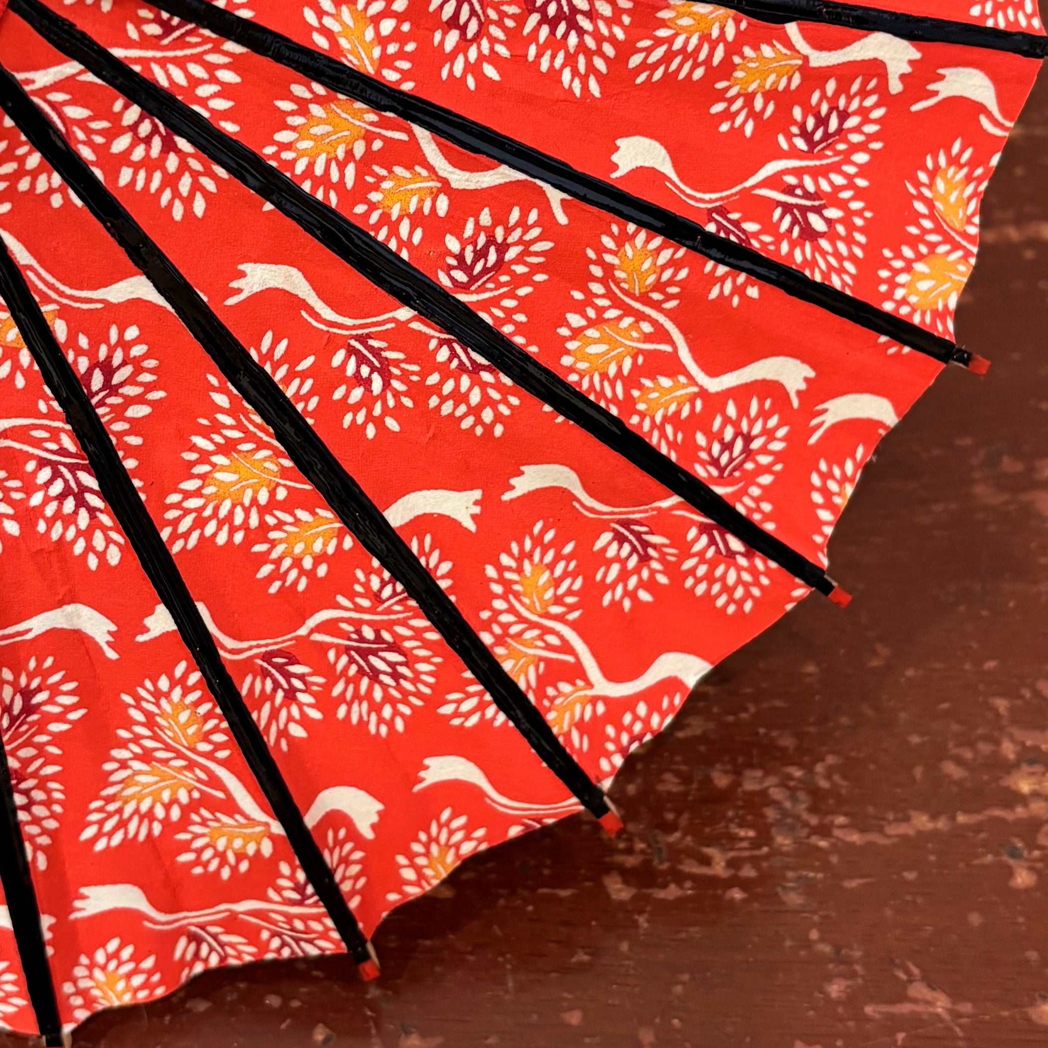 姫和傘 『朱色に並木』