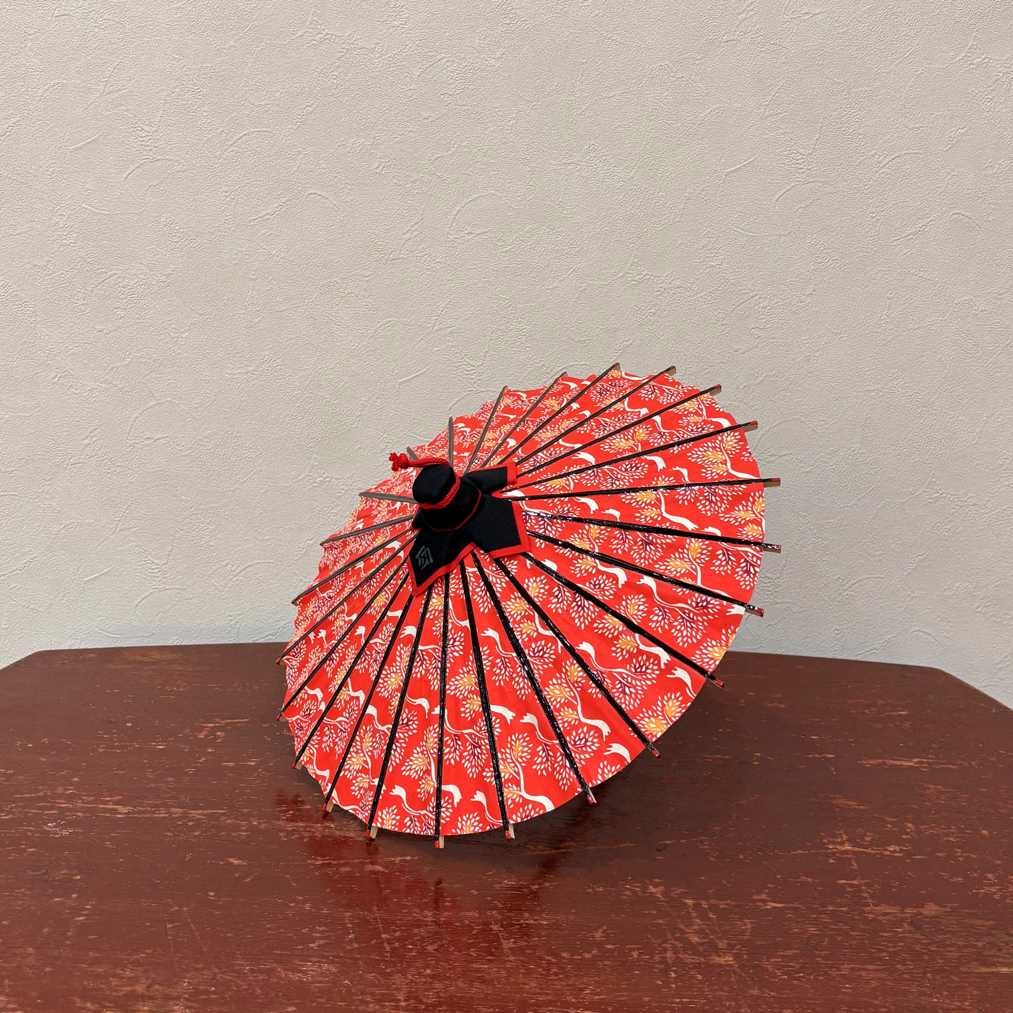 姫和傘 『朱色に並木』