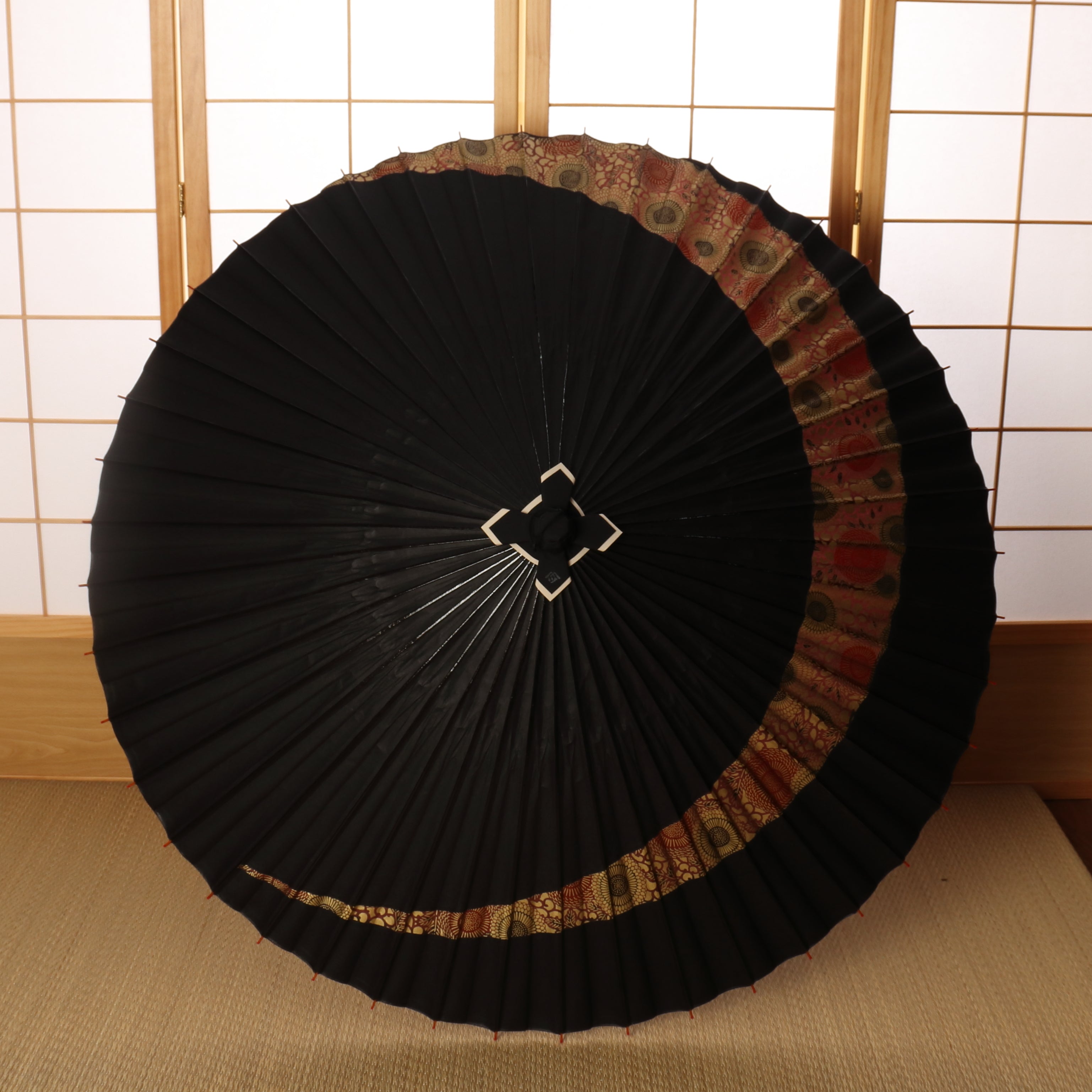 古典柄『巴』漆黒に菊唐草 金茶