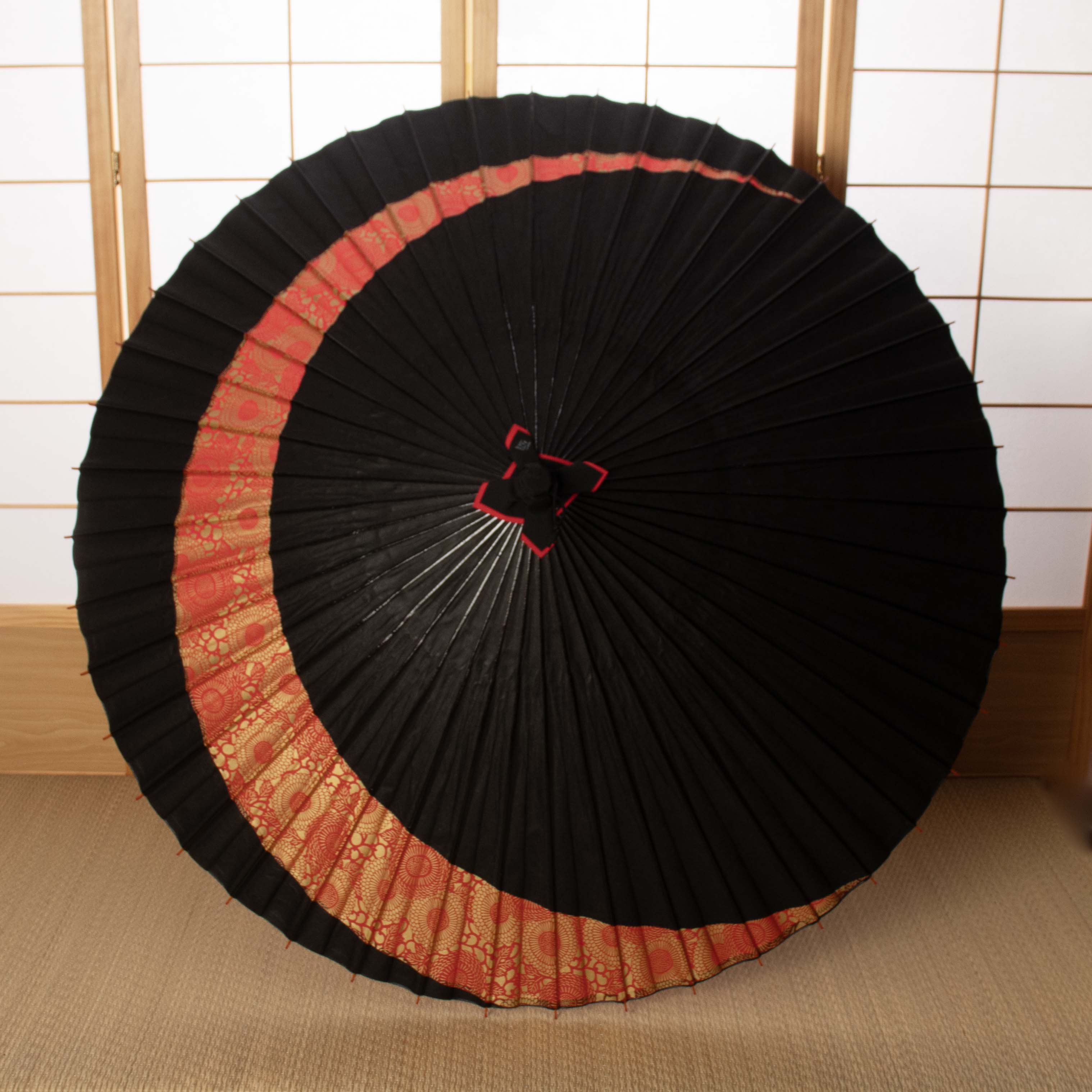 古典柄 巴『菊唐草 紅に金』